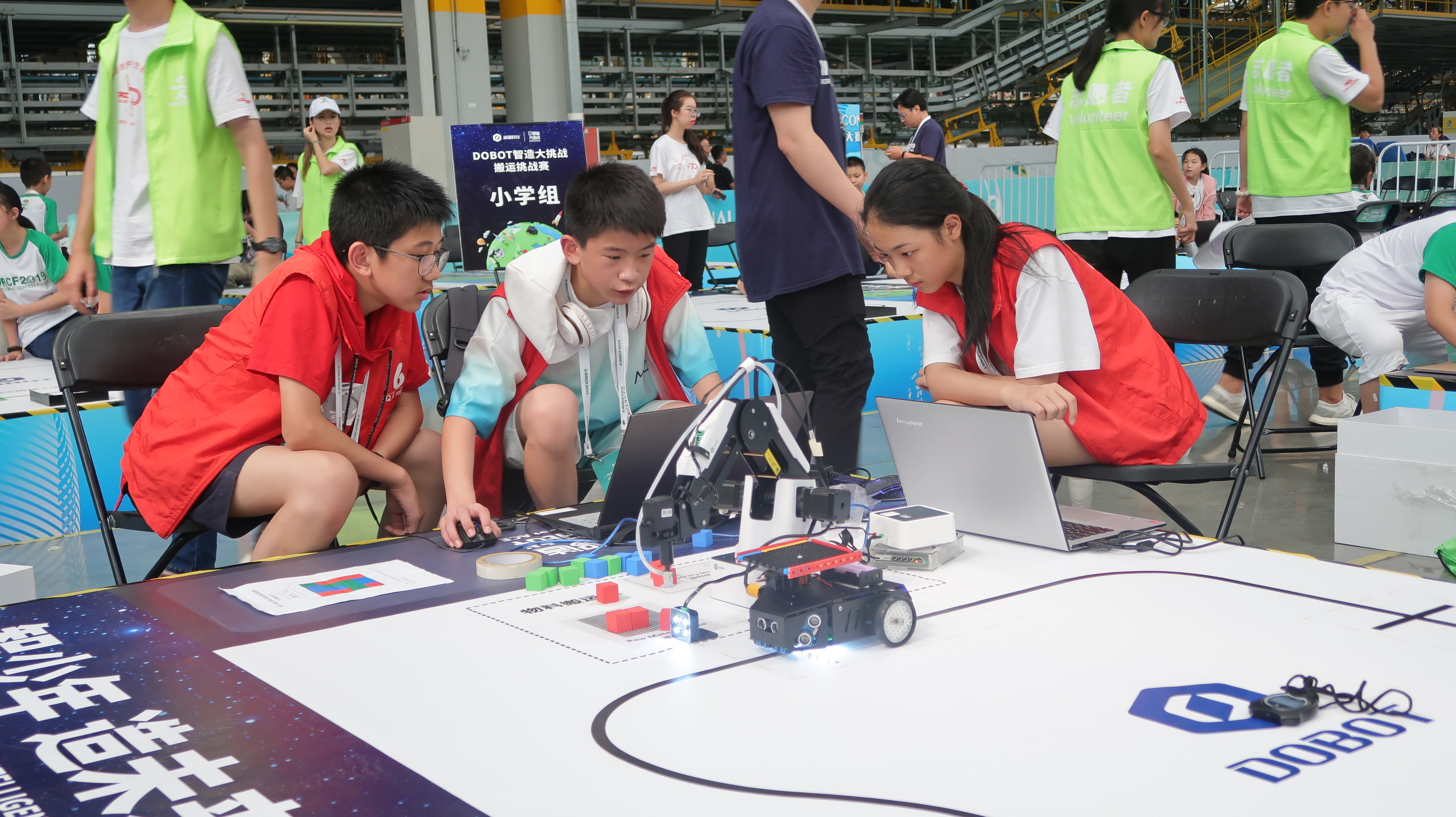 一名工科学生在第24LOL赛事竞猜届中国机器人与人工智能大赛中再创佳绩