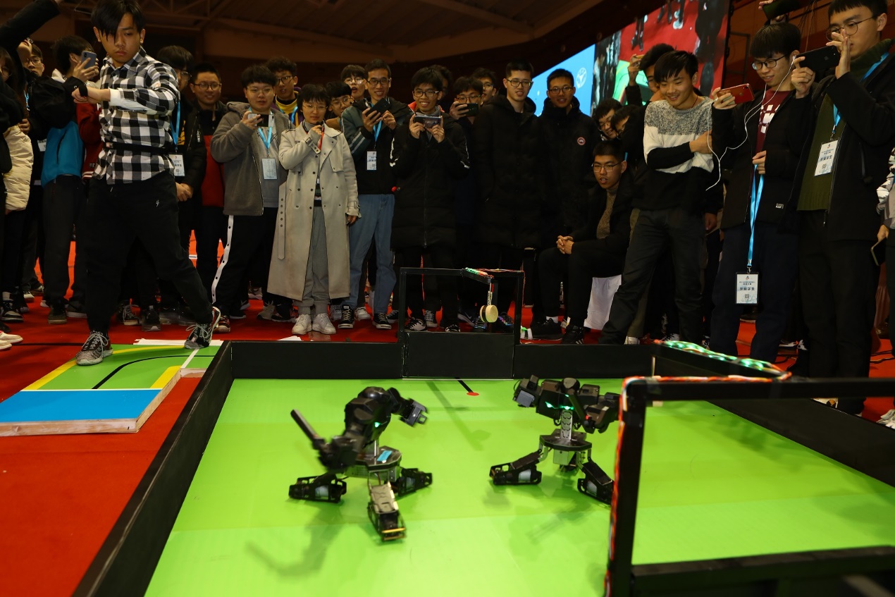 一名工科学生在第24LOL赛事竞猜届中国机器人与人工智能大赛中再创佳绩